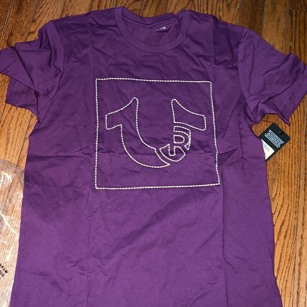 COPY - Medium t shirt true religion new w tags